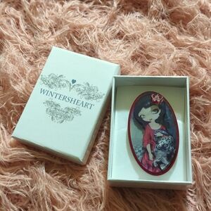 NWT/BOX BROOCH❤️ W-H 👑🦁CROWNED CAMEO x Jasmine Becket-Griffith🦁👑 perfect 🎁!